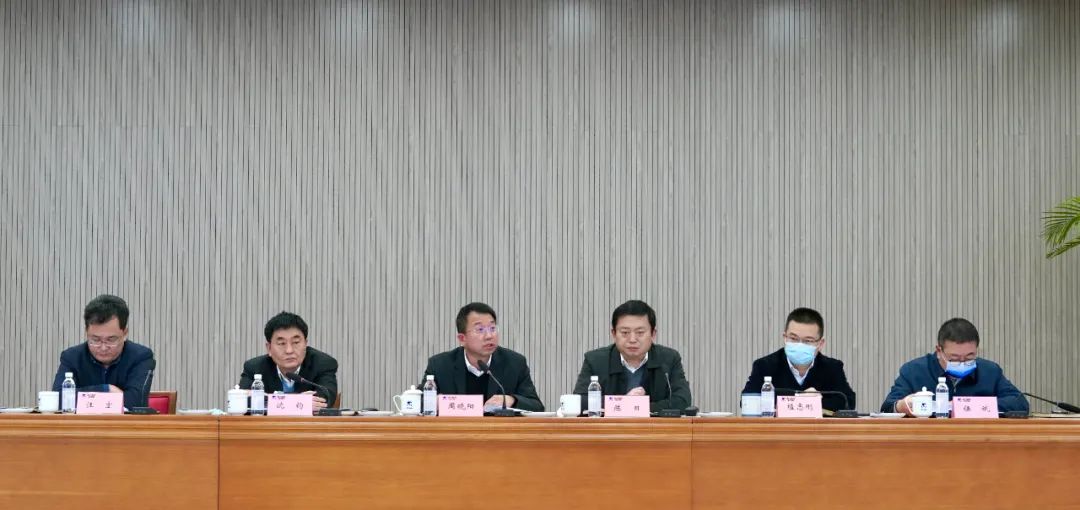 e25843f1-274b-442e-b972-aab2afeb989e e25843f1-274b-442e-b972-aab2afeb989e