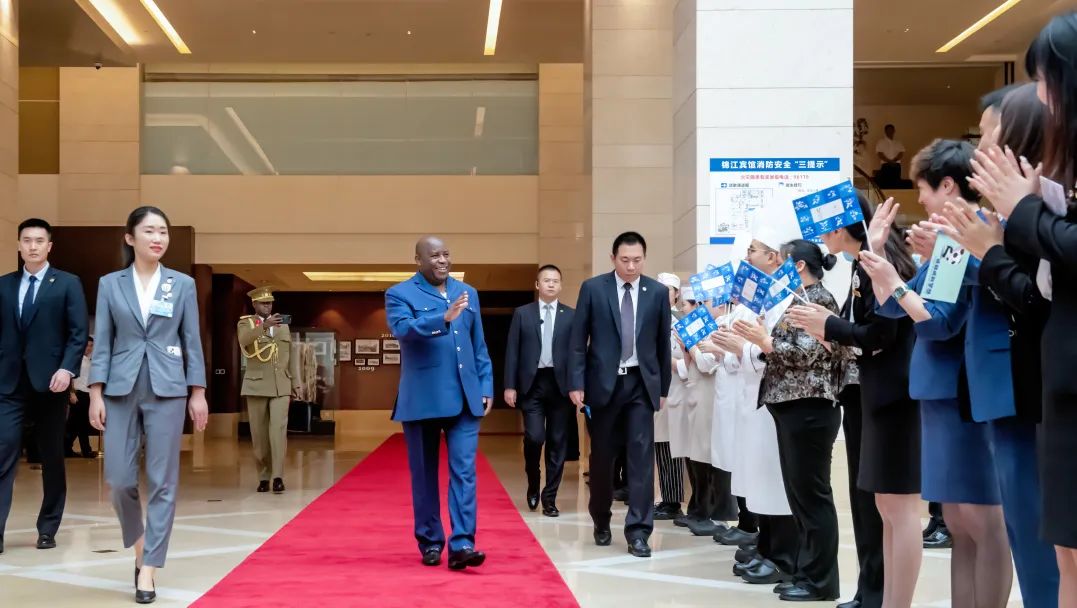 a54ed5d9-c595-42b2-9b40-e95389afa3ad a54ed5d9-c595-42b2-9b40-e95389afa3ad