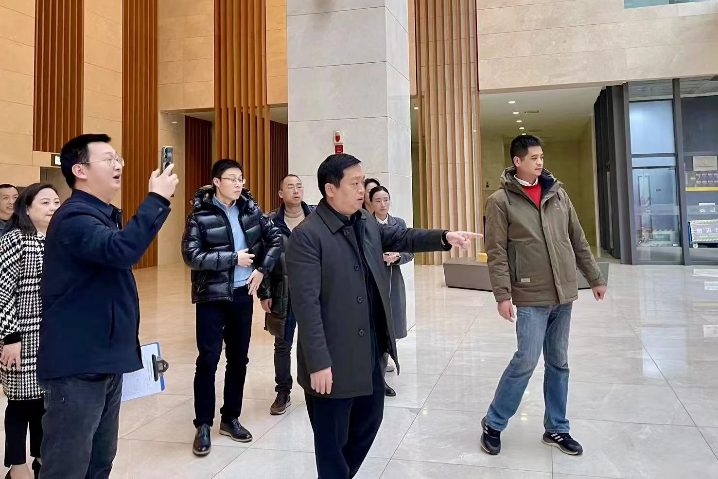 f892a5ff-80a5-4b8a-ab6a-4158791f2cbc f892a5ff-80a5-4b8a-ab6a-4158791f2cbc