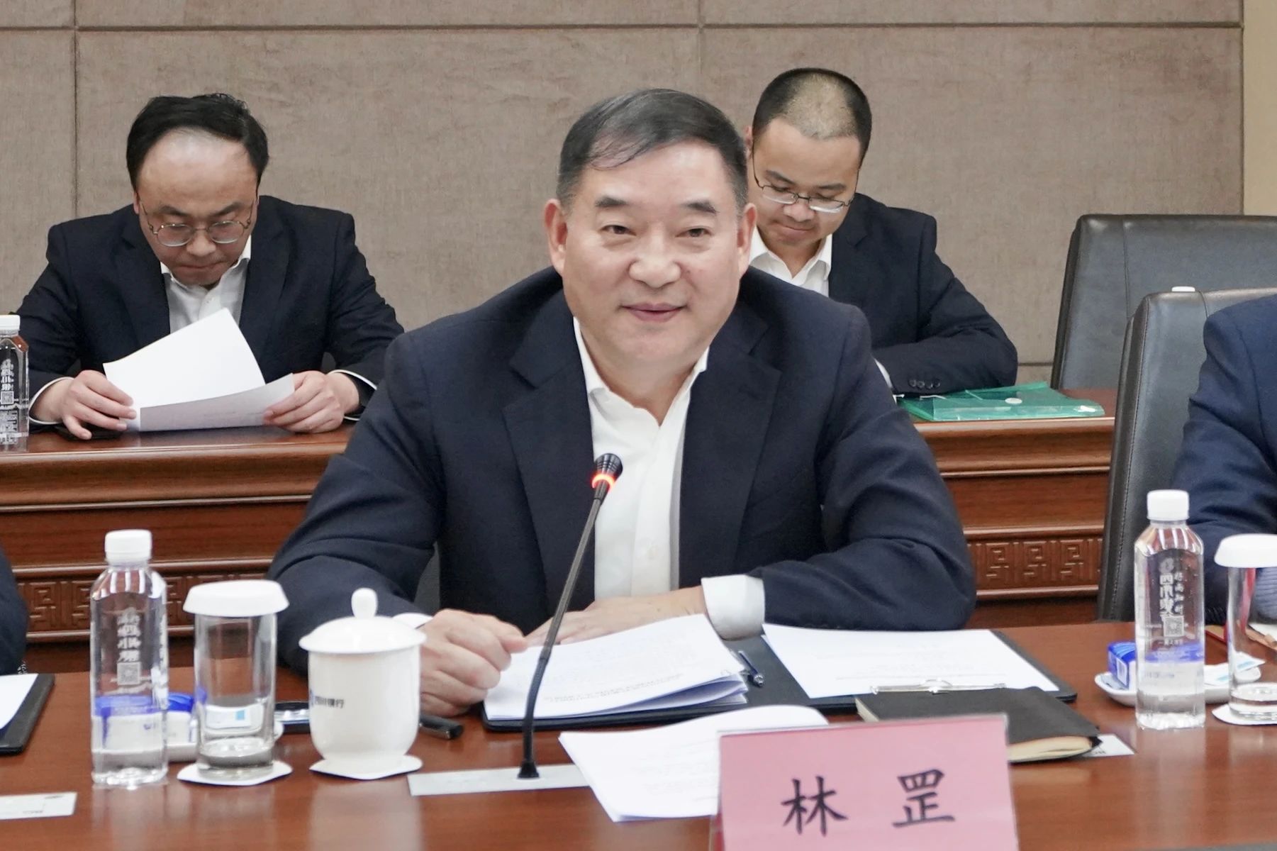 e0495361-d1f4-435d-8581-f5cb3f5a1cdb e0495361-d1f4-435d-8581-f5cb3f5a1cdb