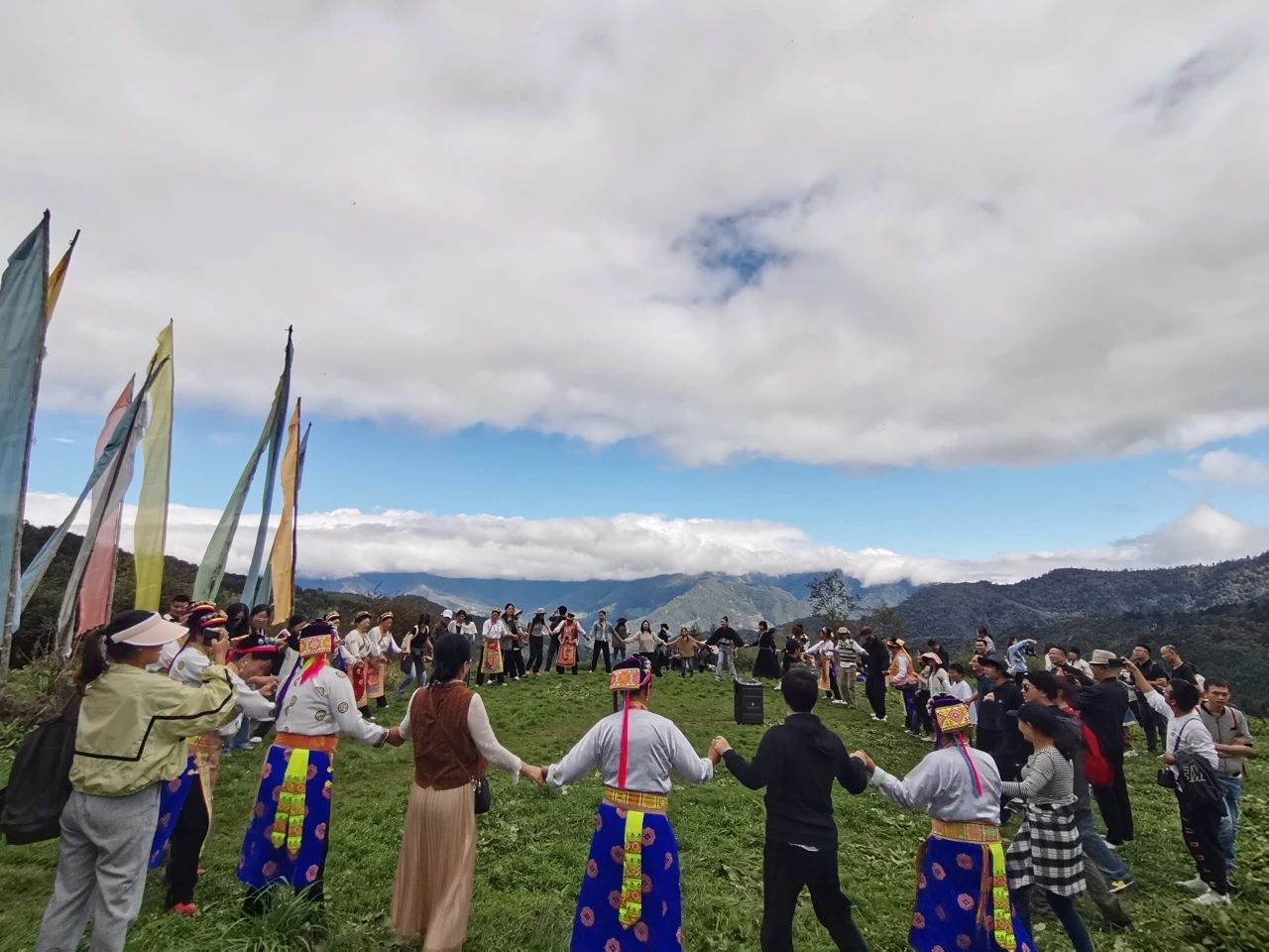 b3ea2d28-b9a6-4cbe-94c2-445895da1e99 b3ea2d28-b9a6-4cbe-94c2-445895da1e99