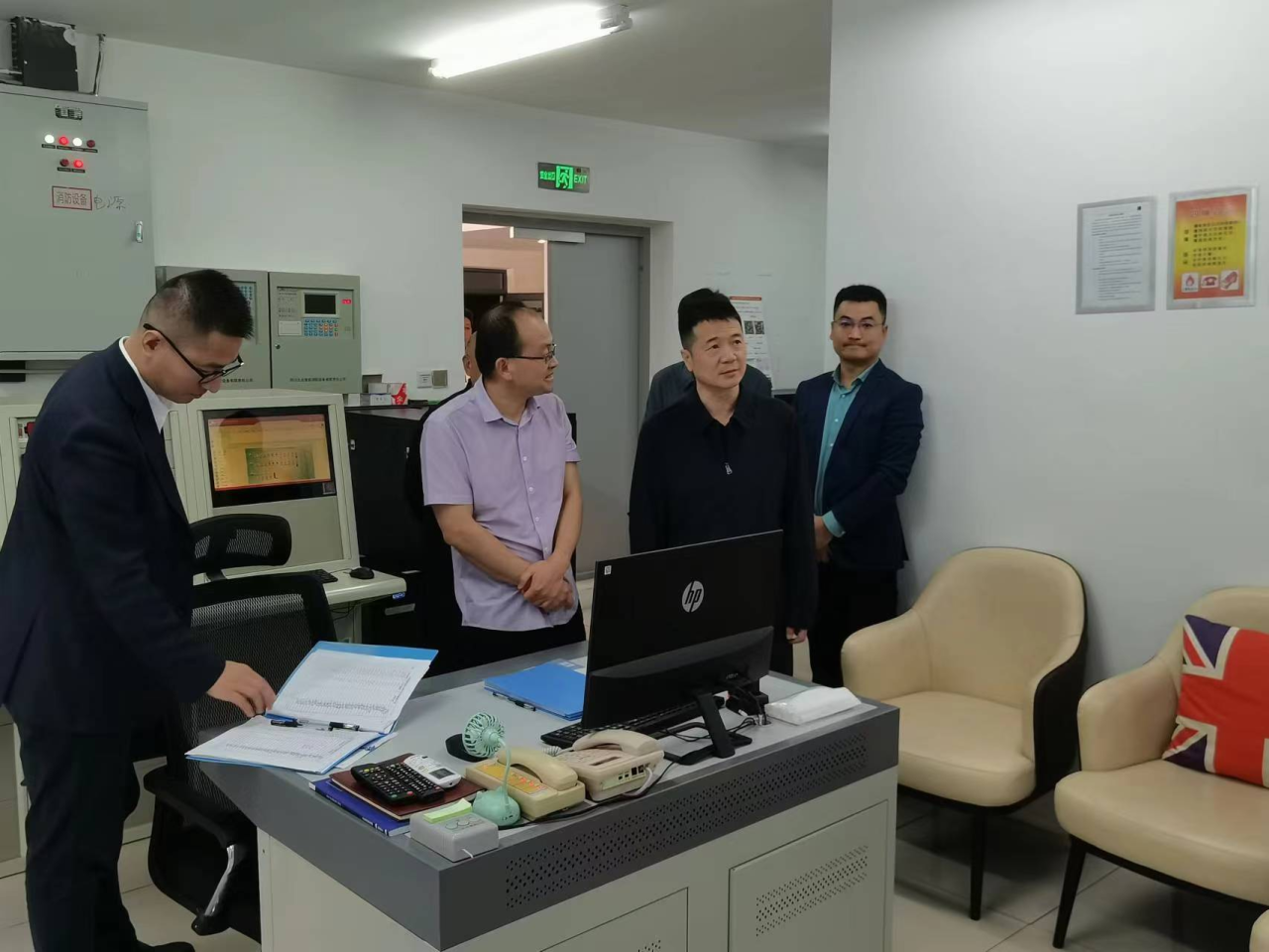 b6ab940a-5413-4566-ab1d-03cb2214edd8 b6ab940a-5413-4566-ab1d-03cb2214edd8