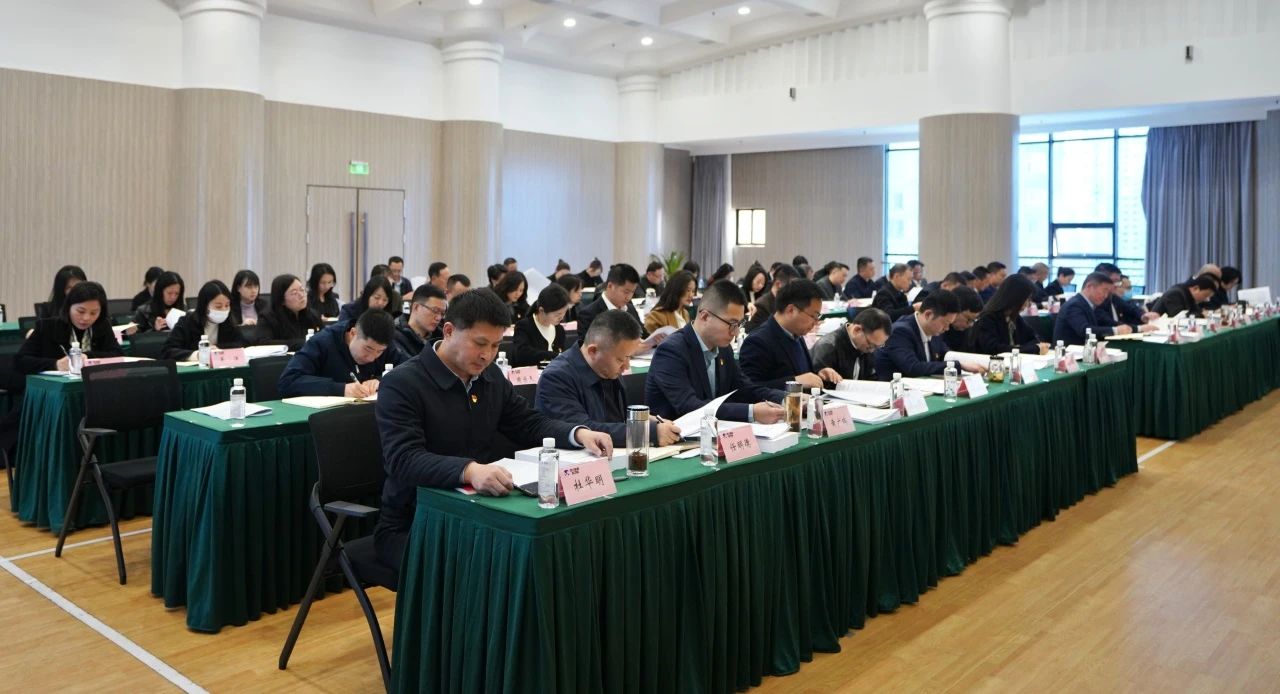 f2d7ac43-2b77-4501-94f6-109ed868ca3b f2d7ac43-2b77-4501-94f6-109ed868ca3b