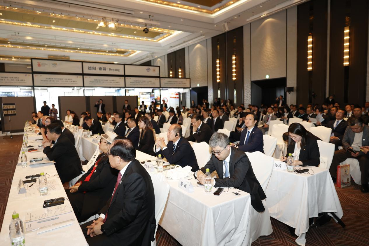 2a8ccdc8-0e1a-4633-a1b5-4125d0d08f0a 2a8ccdc8-0e1a-4633-a1b5-4125d0d08f0a