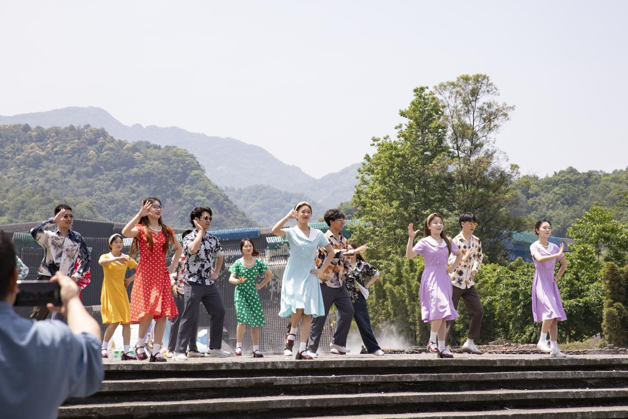 afb60f36-66b6-4a25-9b98-316122a3577f afb60f36-66b6-4a25-9b98-316122a3577f